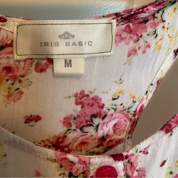 Iris Basic floral rose 🌹 tank- Size M - Picture 4 of 7